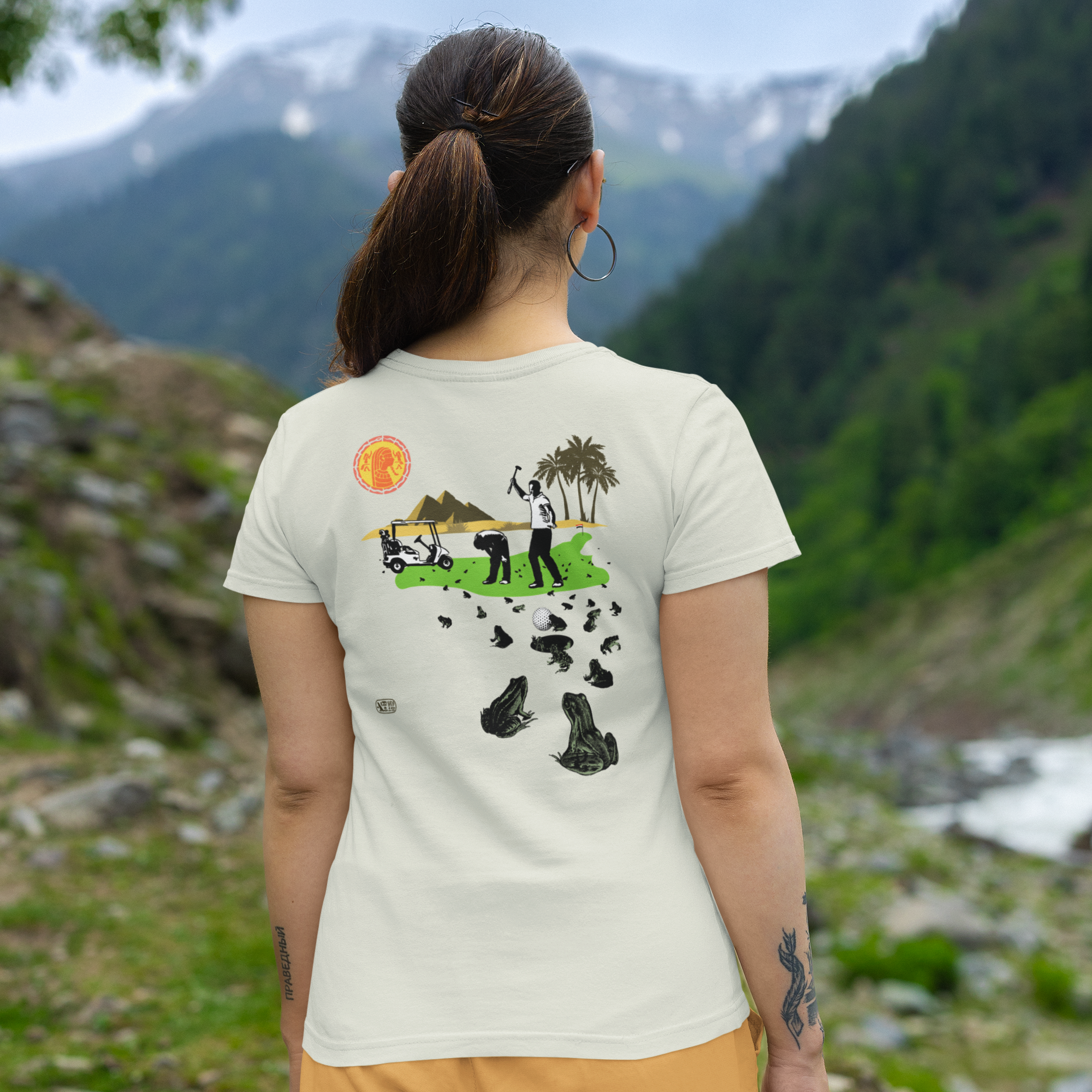 2nd Hole in Cairo - Unisex Lightweight Tee